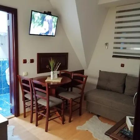 Lavina Apartment *